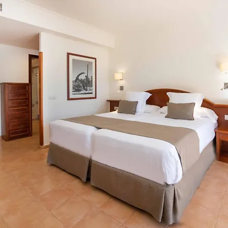 Hotel Valentin Sancti Petri 4*